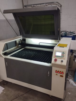 Maquina Láser CO2 130W corte y grabado