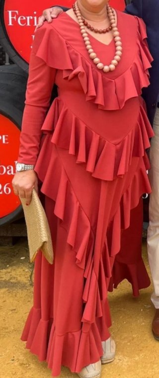 Traje de volantes rojo