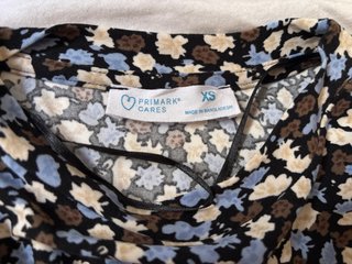 Vestido Primark XS floral manga larga skater azul