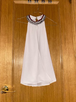 Blusa blanca con pedrería