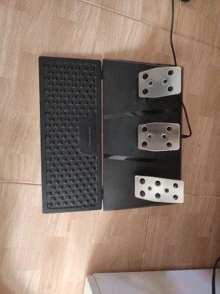 Volante Mars Gaming para simulador