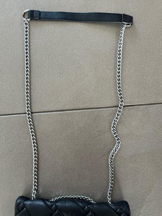 Bolso Parfois acolchado negro