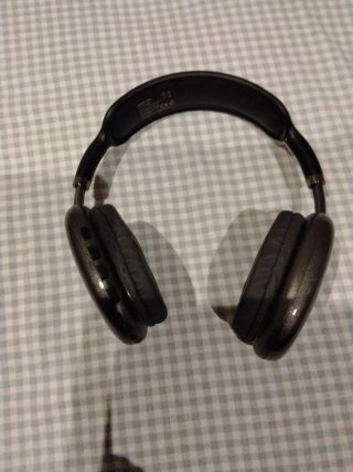 Auriculares Negros y Grises
