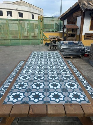 Mesa de picnic madera con ceramica para 10 plazas