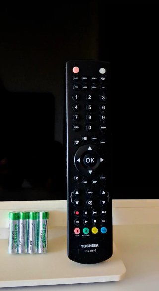 TV HD Toshiba 25"- USB/cables HDMI + de antena
