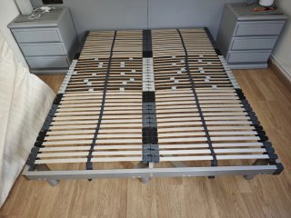 Somier de láminas  de 150x190 con patas