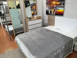 Armario 3 Puertas, Cómoda y Cabecero