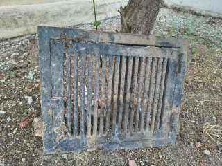 Reja de Hierro Forjado con Diseño, arquetas