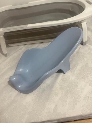 Bañera Plegable Bebé Gris y Blanca con soporte