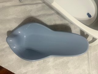 Bañera Plegable Bebé Gris y Blanca con soporte
