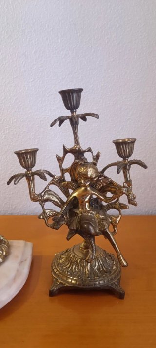 Reloj y Candelabros Decorativos de Bronce