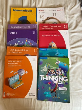 Lote libros de texto 1 eso