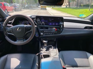 Lexus ES 2022
