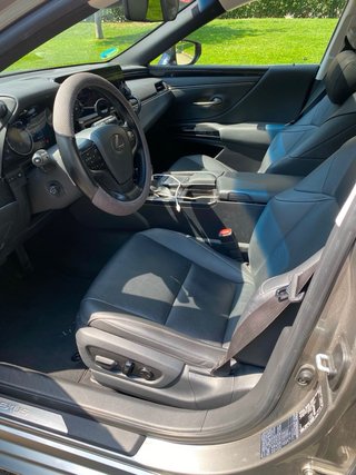 Lexus ES 2022