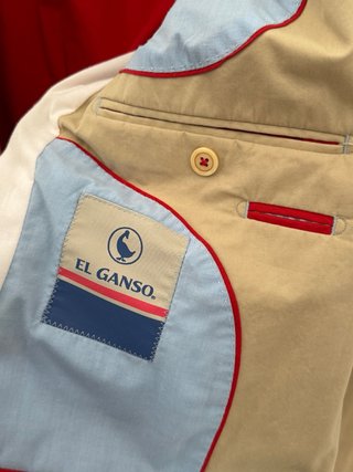Americana El Ganso Beige Forro Rojo
