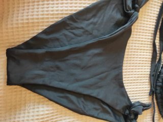 Bikini negro talla 38 con lazadas