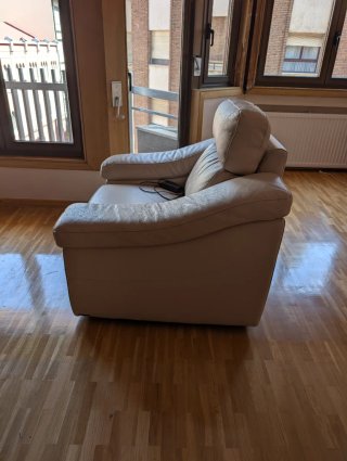 Conjunto sofá y 2 sillones piel blanco