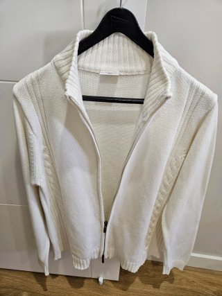 Chaqueta unisex de punto blanca con cremallera