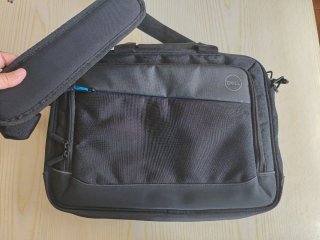 Maletín para portátil marca Dell gris y negro