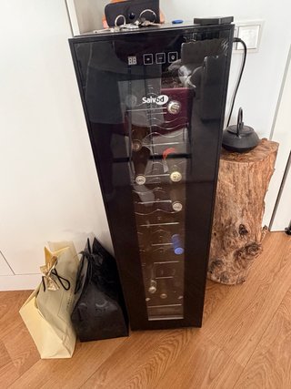 Vinoteca Saivod para reparar