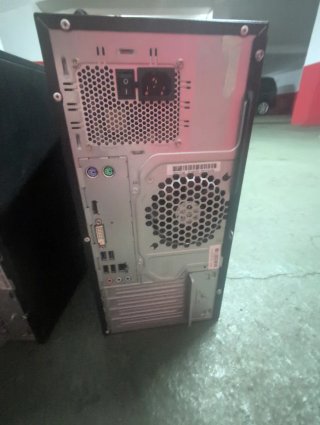 1 PC Fujitsu Core i3
