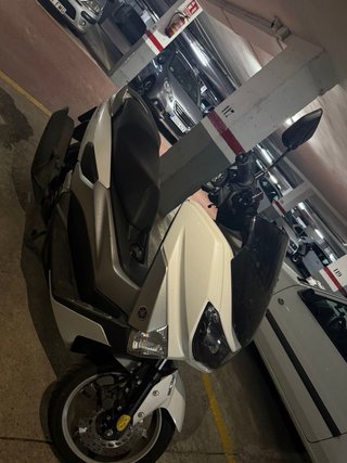 Yamaha Nmax Blanca
