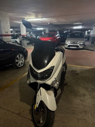 Yamaha Nmax Blanca