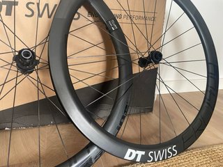 Ruedas DT Swiss ERC1400 48 mm con núcleo Shimano