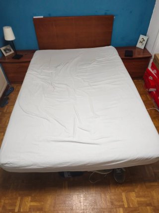 Tarima base  tapizada cama 135x190. Regalo colchón