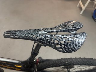 Bicicleta de montaña Kona con cuadro de aluminio