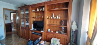 Mueble de salón y mesa de café de madera