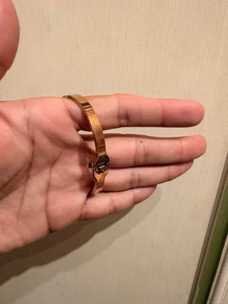 Bracciale rigido color oro