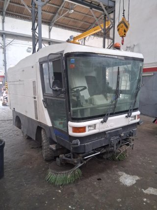 Vendo Barredora Industrial RAVO 5002
