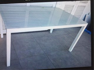 Mesa y 4 sillas de aluminio