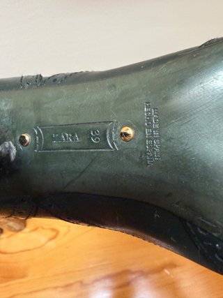 Botines de tacón verde oscuro con cordones negros