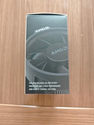 AMD Ryzen 5 5600X con caja y disipador