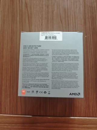 AMD Ryzen 5 5600X con caja y disipador