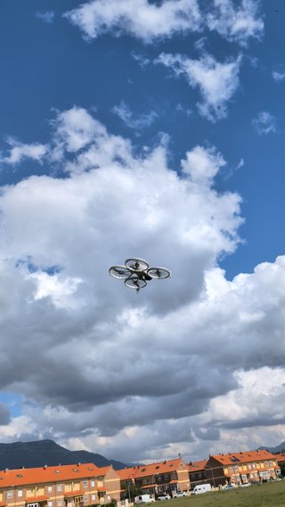 Dron DJI Flip + Mando DJI RC-N2
