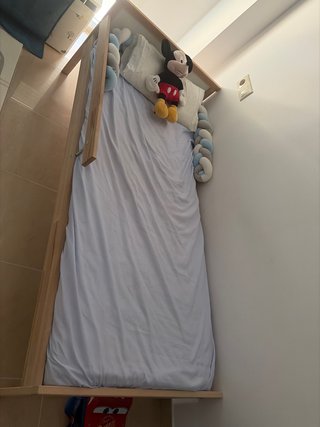 Cama infantil de madera IKEA