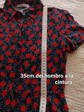 BUZO CORTO ESTAMPADO FLORAL TALLA  XS