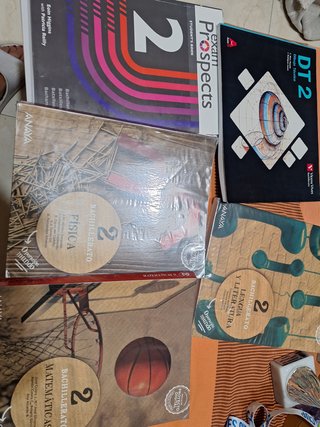Lote de libros 2°Bachillerato Adoratrices Guadalaj