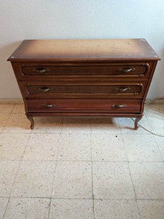 Cómoda retro de madera