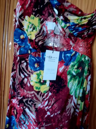 Nuevo con etiquera Vestido largo estampado T:M/L