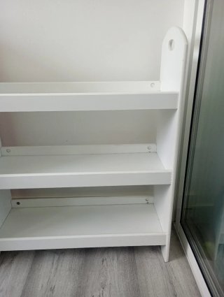 Estantería auxiliar blanca 75 alto,65 ancho,26 fon