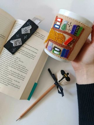 Accesorios de fieltro para libro y taza