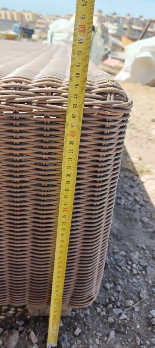 Nuovo ampio tavolino da giardino in rattan