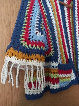 Cárdigan hecho a crochet