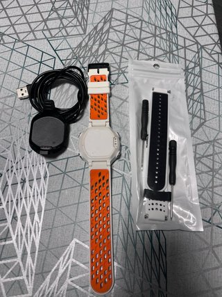 Reloj Garmin S4 con cargador y 2 correas