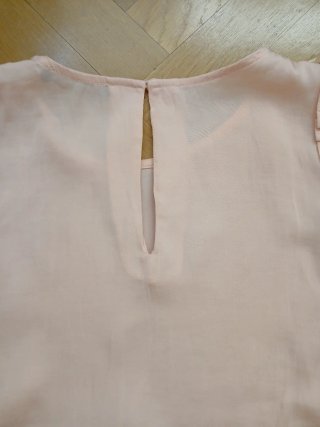 Blusa Mango rosa con volantes