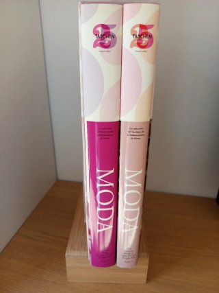 Moda. una Historia Desde el Siglo XVIII Al Sigl...